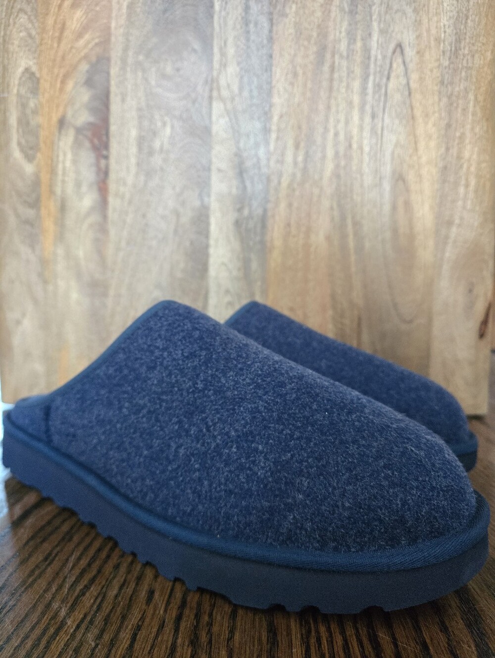 UGG Men’s Classic Slip On Slippers